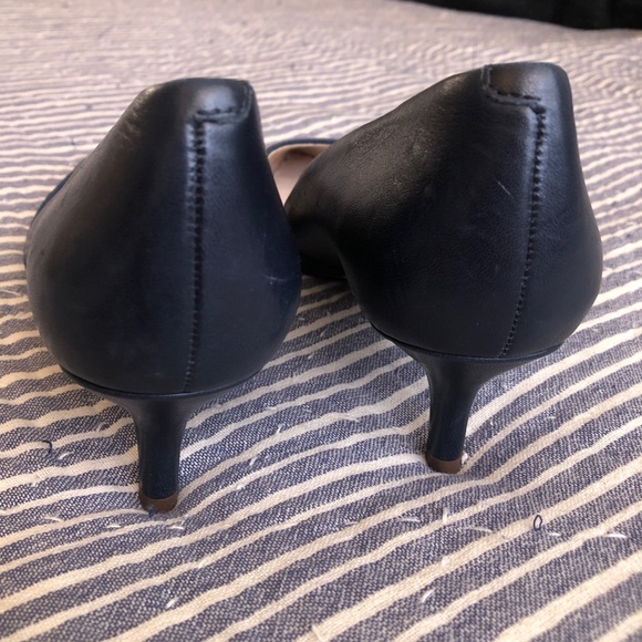 Louise & Cie navy leather and suede pointed low heel - Picture 5 of 9